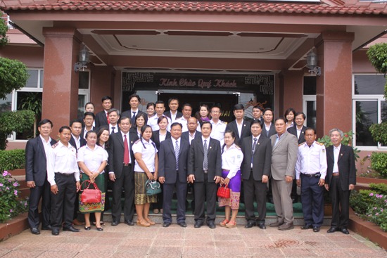 TAND huyện Hướng Hóa và TAND khu vực III Sê Pôn trao đổi kinh nghiệm xét xử