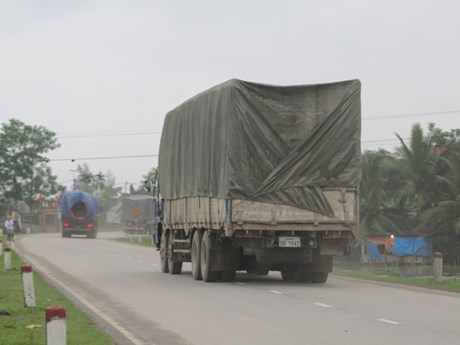 Không cho xe thương mại của Lào “quá đát” nhập cảnh vào Việt Nam